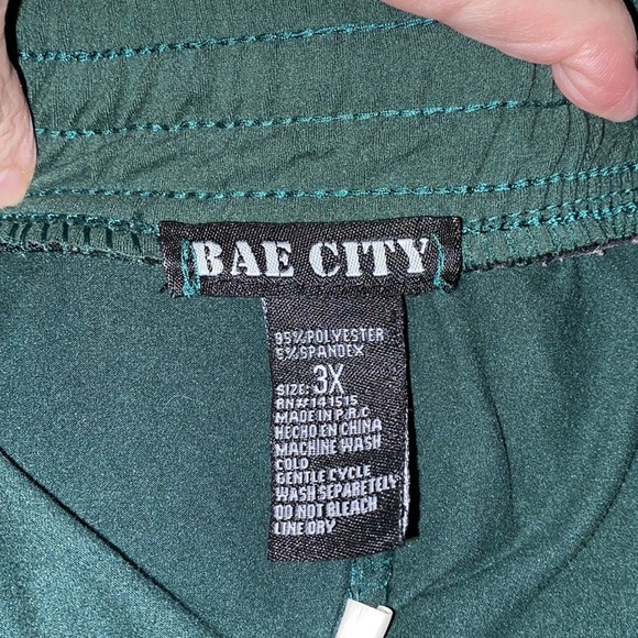 Butter soft dark green joggers size 3X. W102 - Picture 5 of 5